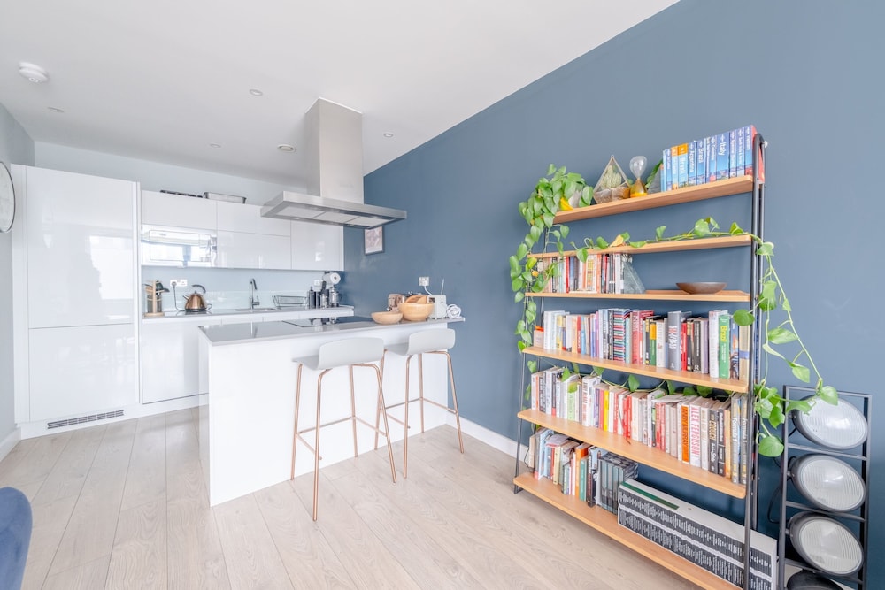 Light & Spacious 1bedroom Flat With Balcony - Mile End