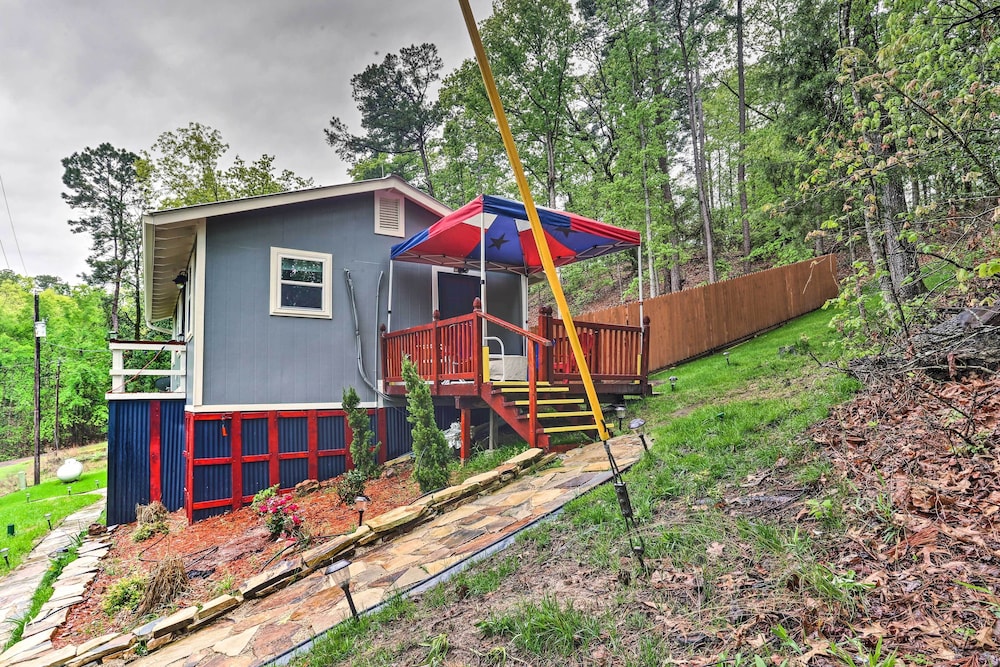 Secluded Avinger Cabin < 1 Mi to Lake O' The Pines view 4