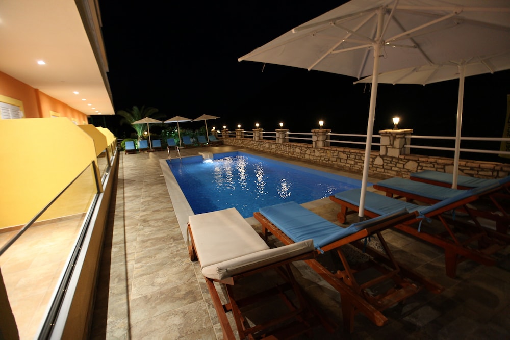 Karos Hotel Llaman