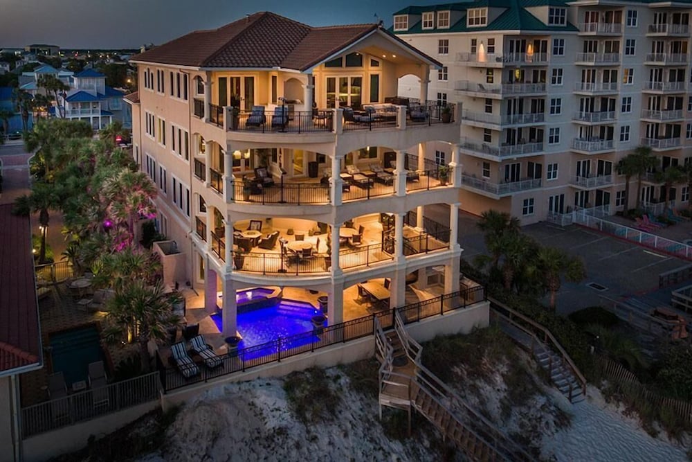 Palazzo del Mar 11 Bedroom Holiday Home by Five Star Properties
