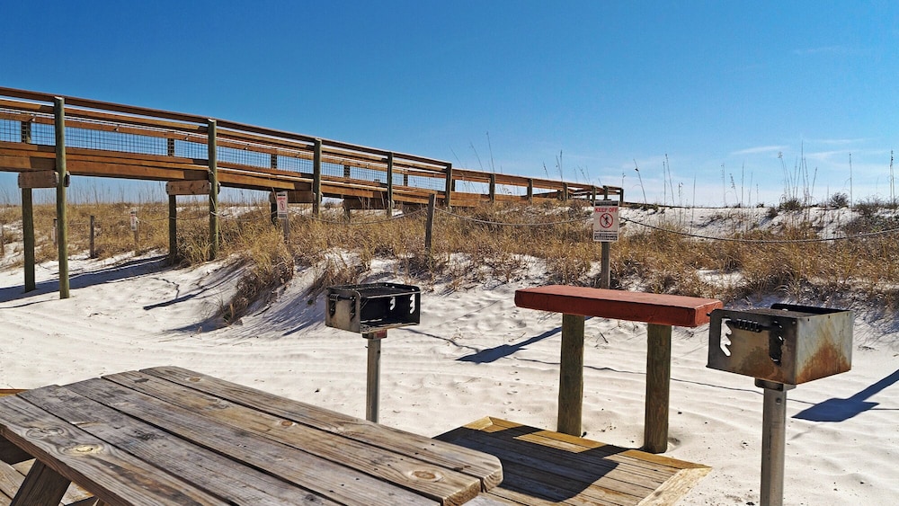 Destin Studio With Resort Amenities and Private Beach Access view 3