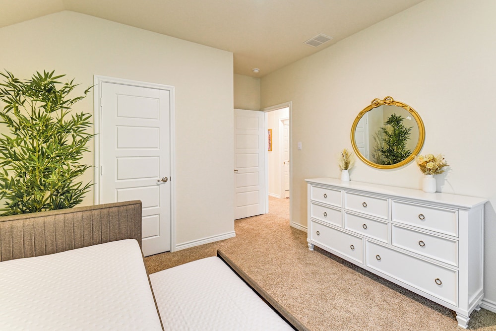 12 Mi to Dtwn Mckinney: Modern Gem w/ Patio & Yard
