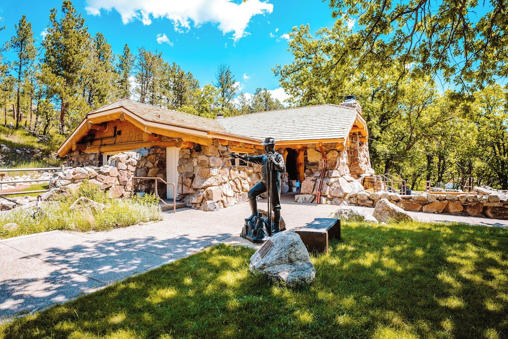 State Game Lodge at Custer State Park Resort