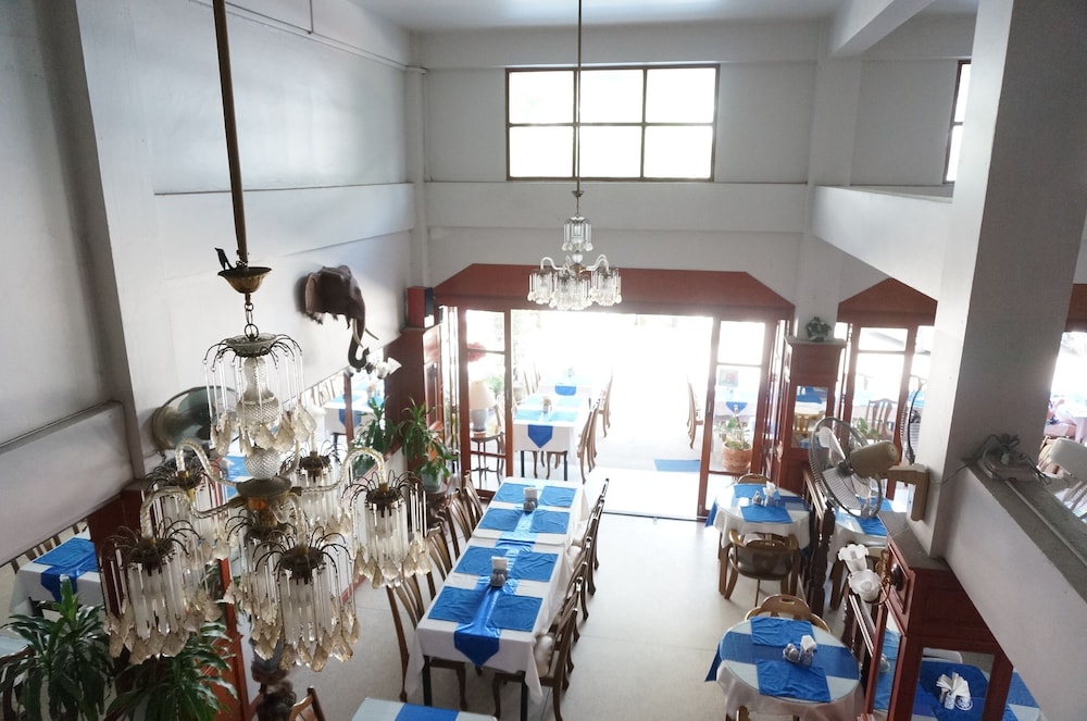 Dee-Lek Guesthouse and Restaurant