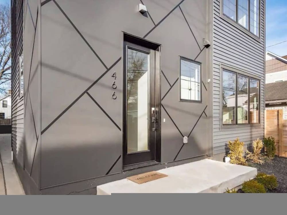 Work Of Art -3 Bedroom Elegant Townhome-columbus