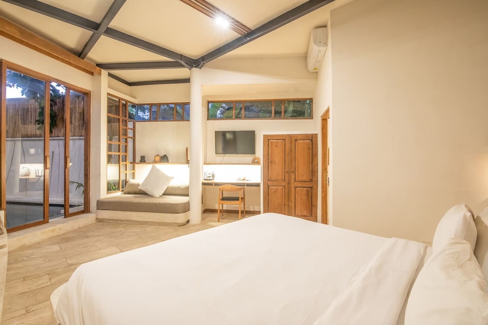 BA Villa 10 2 BR Stylish 2-br Villa With Pool 800m Canggu Beach