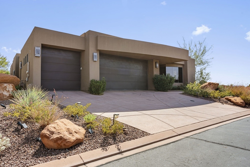 Escape To Entrada 4 Bedroom Home