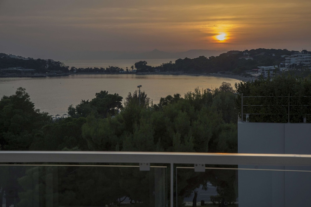 Luxury penthouse with stunning riviera view by GHH