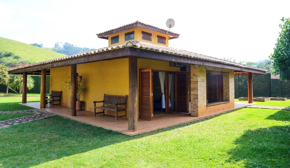 Casa de Campo c Piscina Academia Hidro e Wi-fi