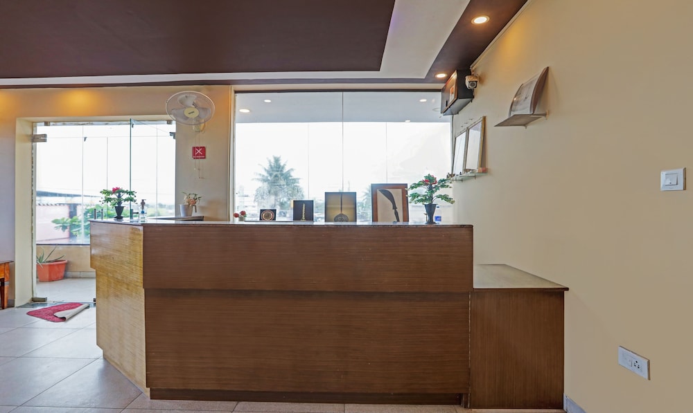 Lobby & Reception
