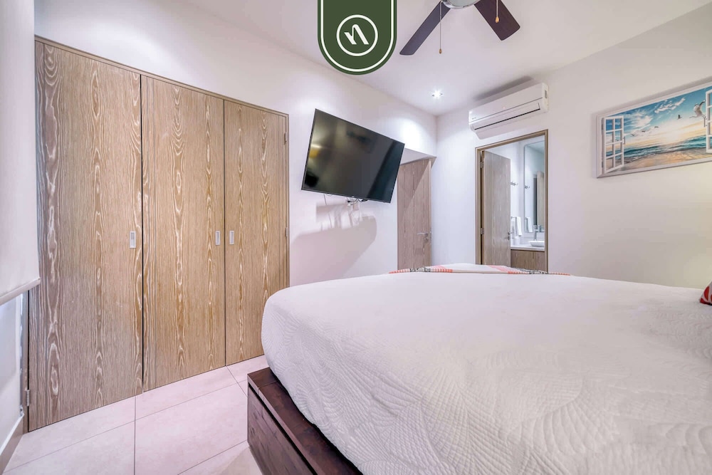 Amazing 1 BR Condo - Zona Romantica - Rooftop Pool