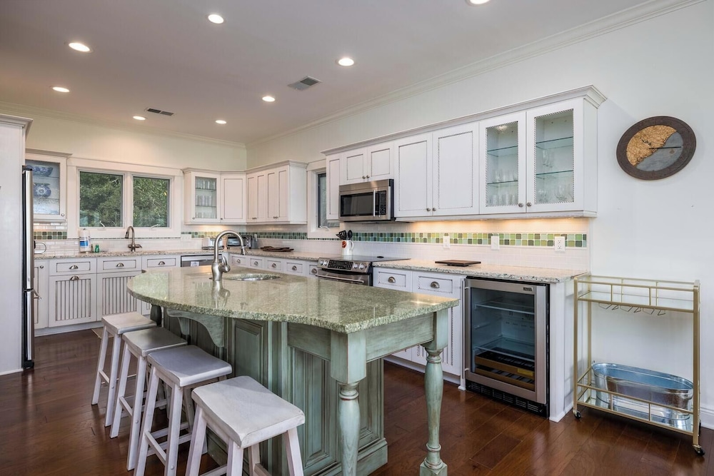 111 Cardinal Crest
