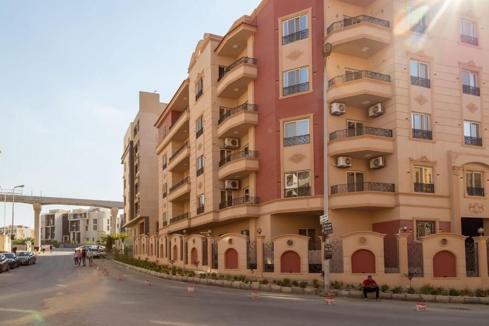 Settle Inn South 90 Apartments