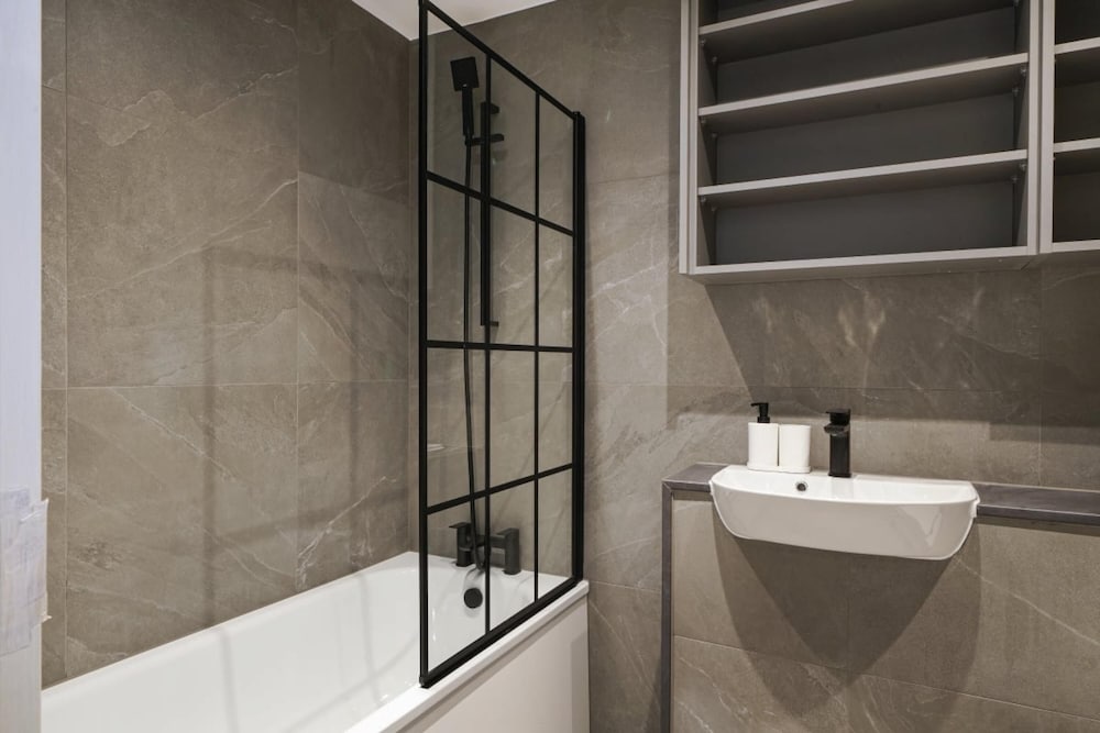 The Balham Hideout - Trendy 2bdr Flat