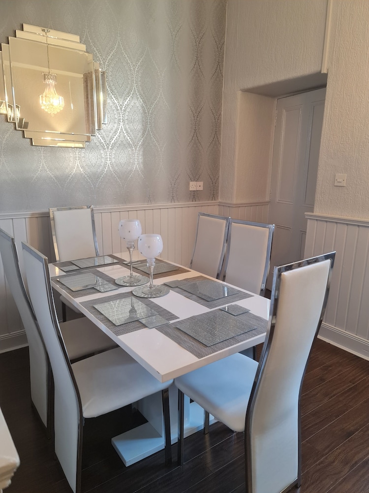 Robert The Bruce Apartment