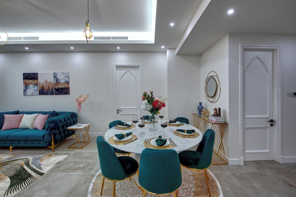 Durrani Homes - Arabian luxury at Souk Al Bahar besides Burj Khalifa & Dubai Mall