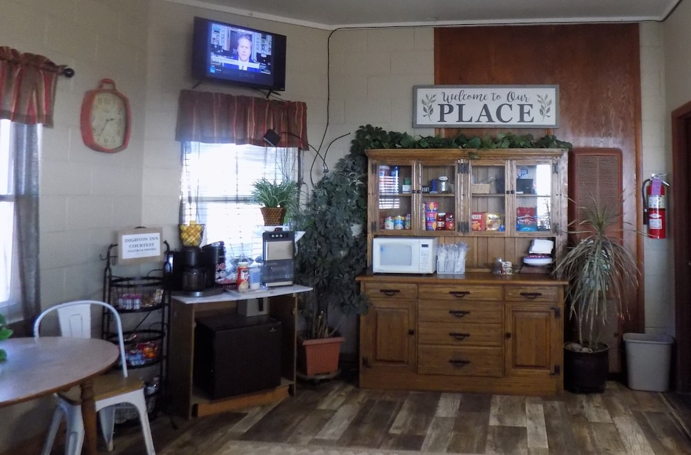 Dighton Inn