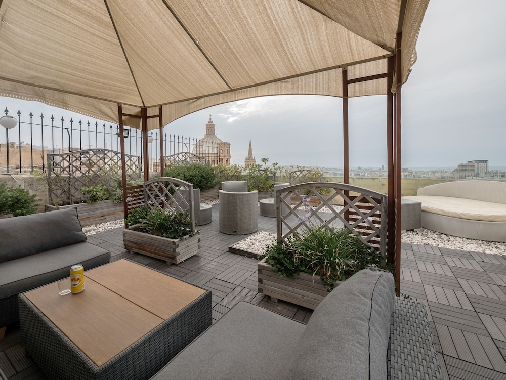 Hotel Valletta Strada Stretta Suites - Image 1