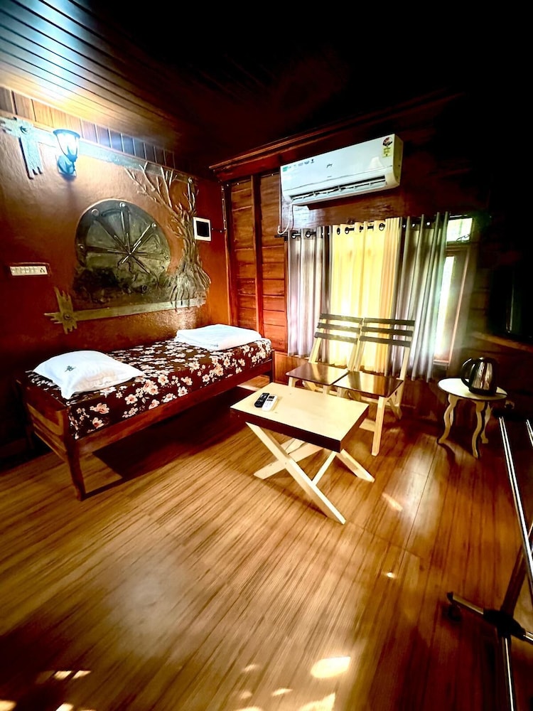 Pugmarks Jungle Resort