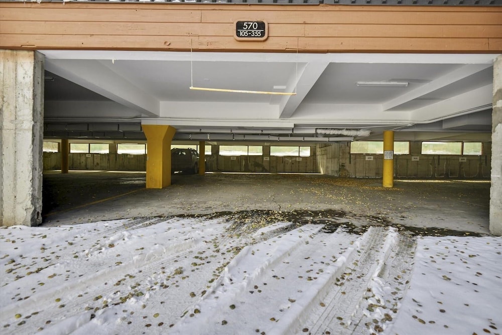 Mountainside  325a 3 Bedroom Condo by RedAwning