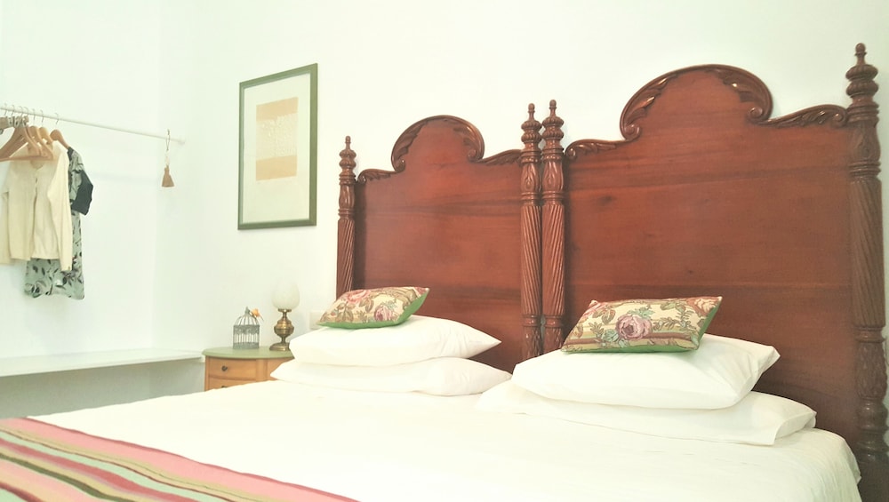 Los Canaritos Guest-House