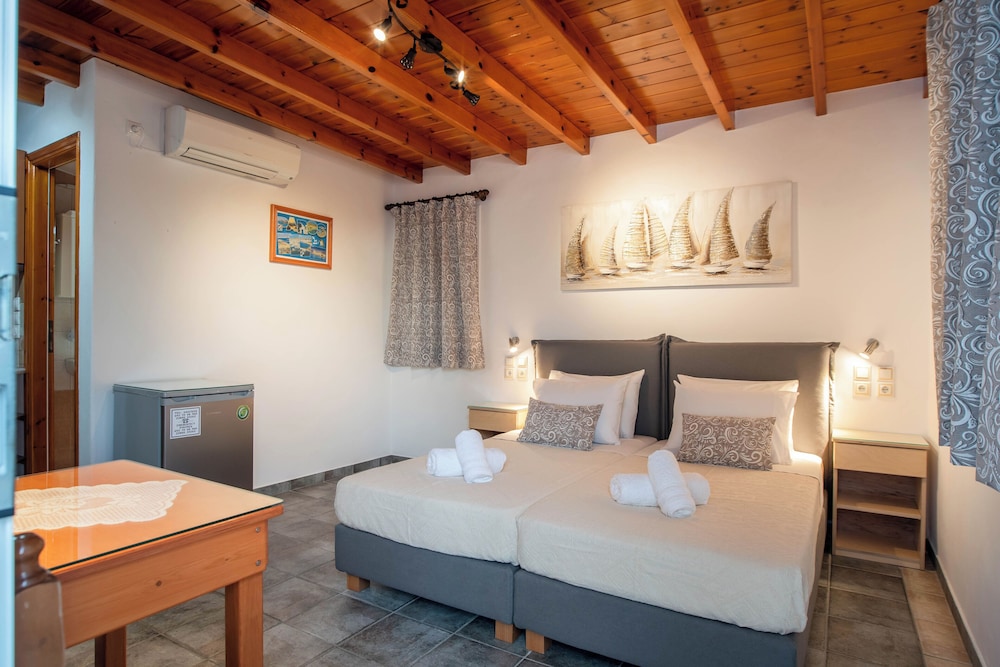 Room-standard Double Room Village-mounta