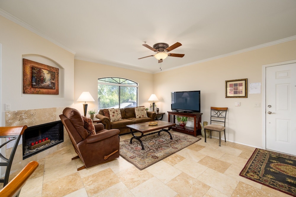 Signature Ii 2 Bedroom Condo