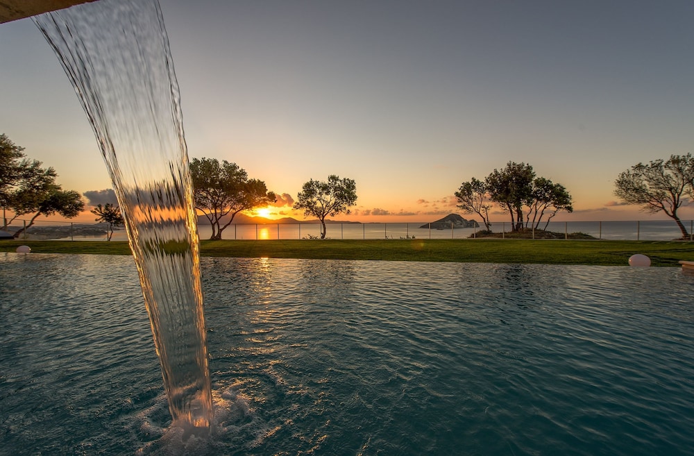 Artina Luxury Villa