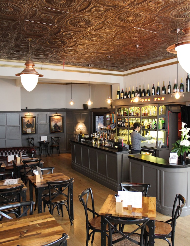 The One Tun Pub and Rooms