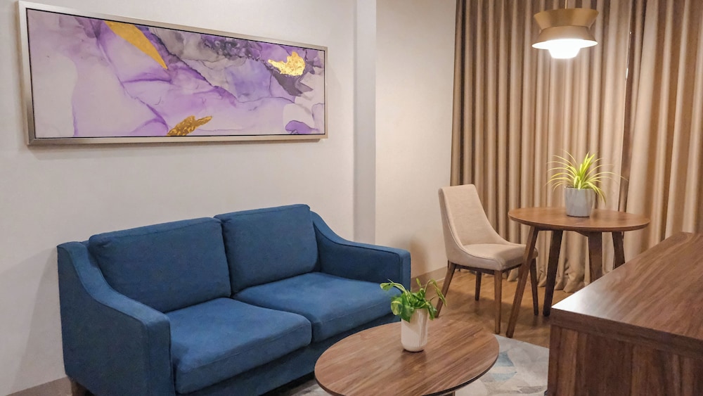 City Getaway in the Heart of Entertainment City