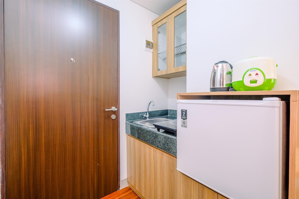 Comfy And Modern Studio At Transpark Cibubur Apartment, Depok - 13
