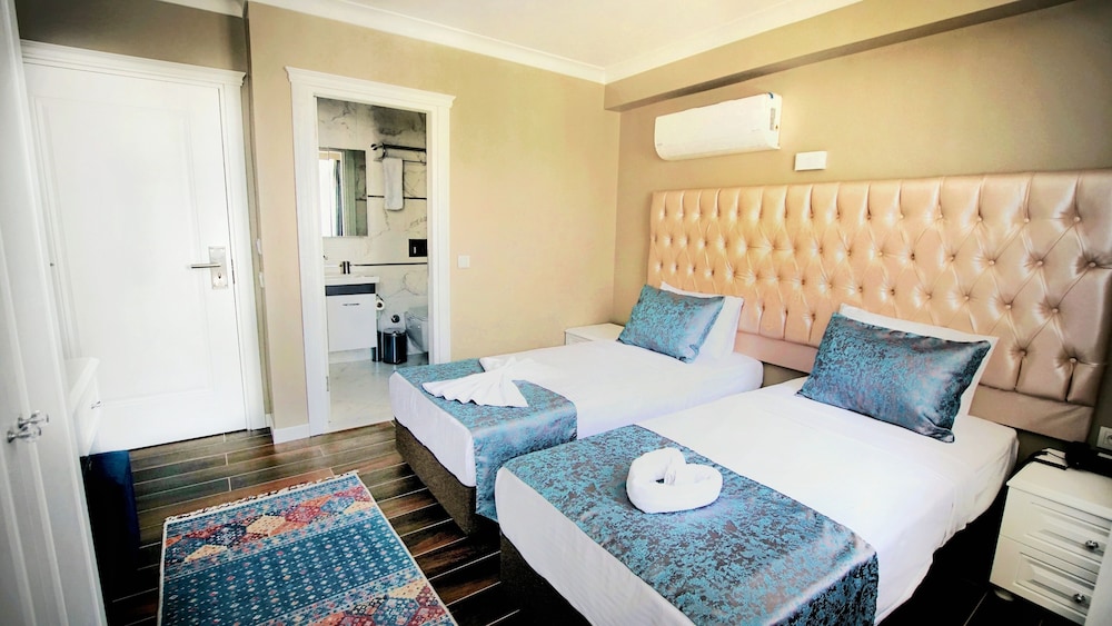 Cape Palace Otel - Image 11