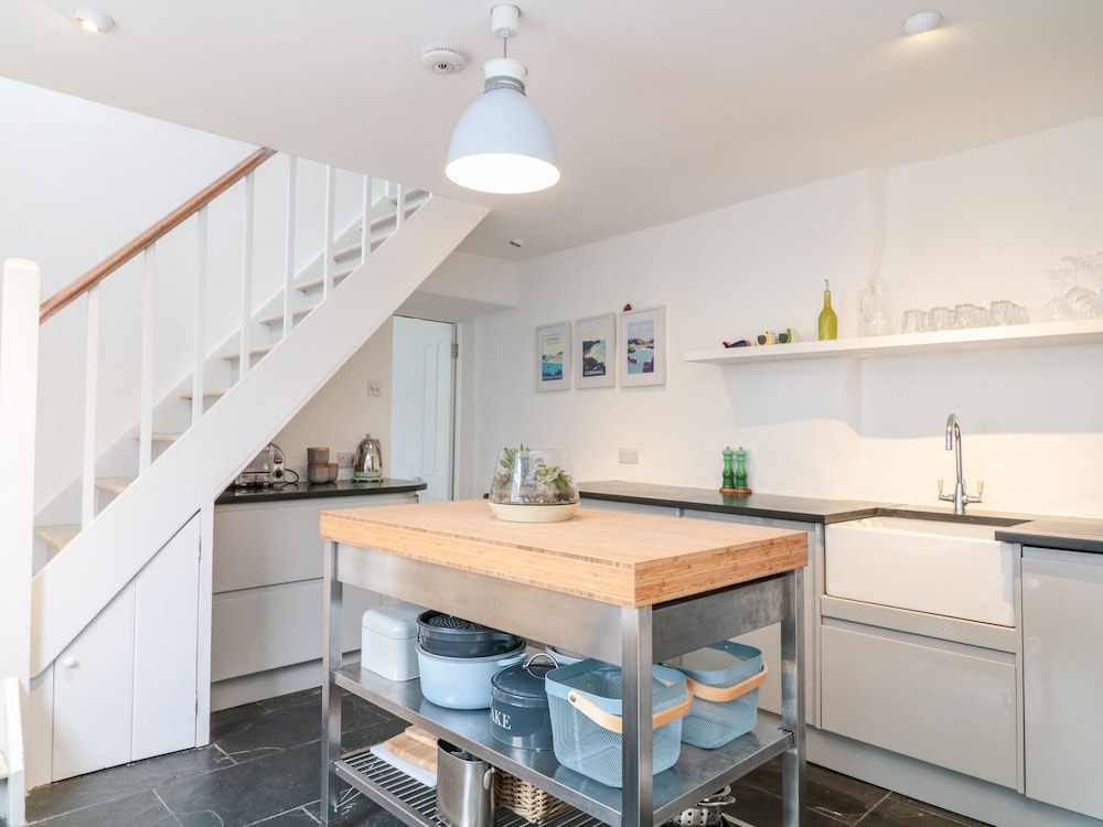1 Jubilee Cottage
