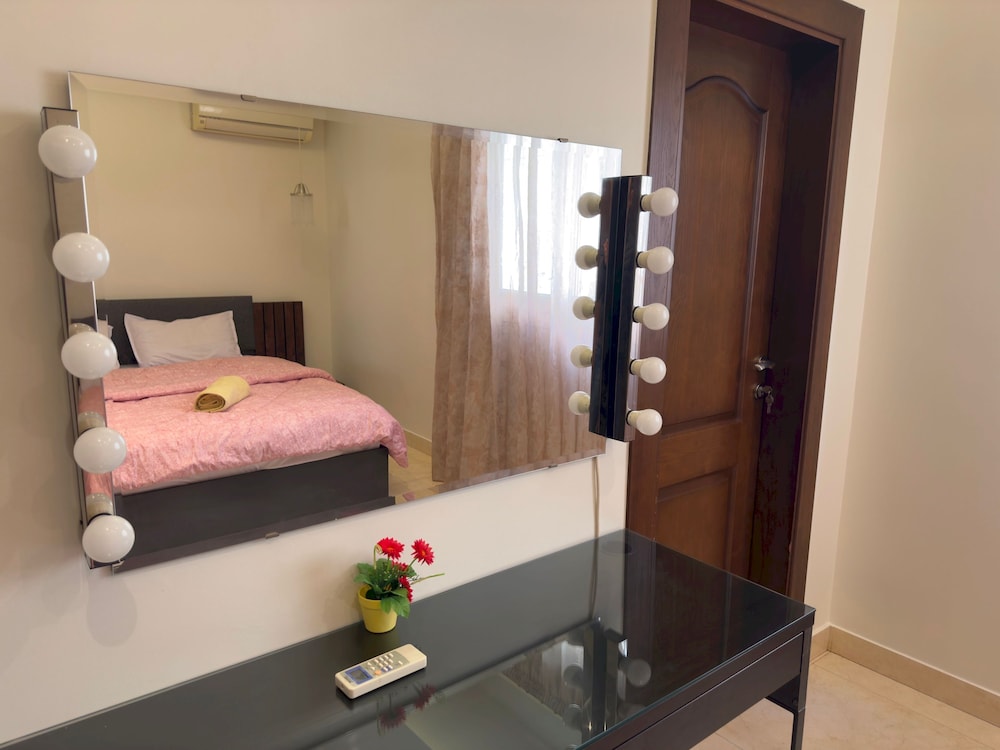 CK 1108 Spacious 2BR Apt 2BA Near Airport