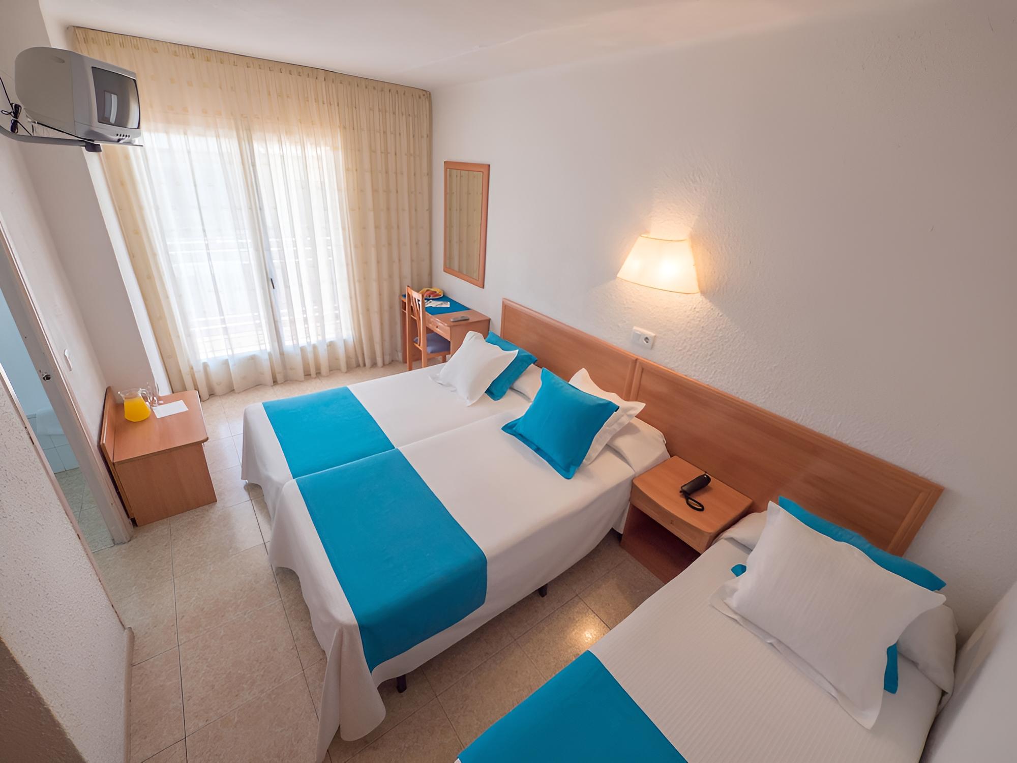 Hotel Checkin Pineda