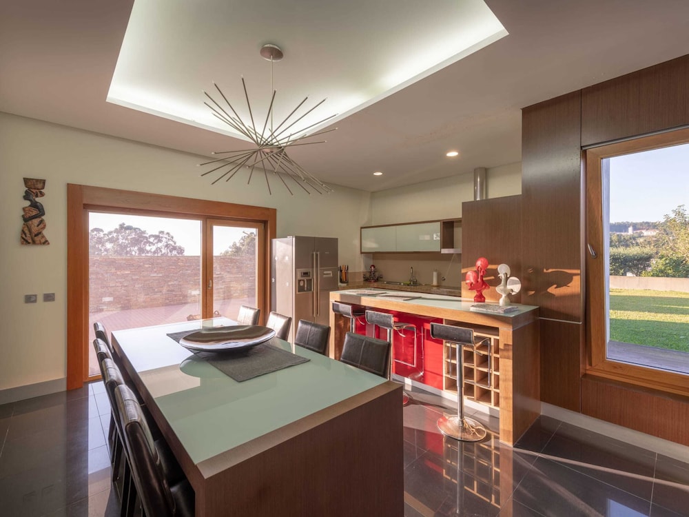 Lovely Holiday Home With Garden view 2