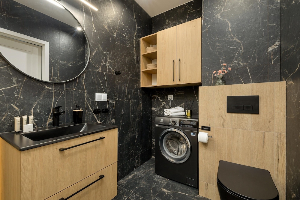 Apartment in Dziwnow With River View & Spa