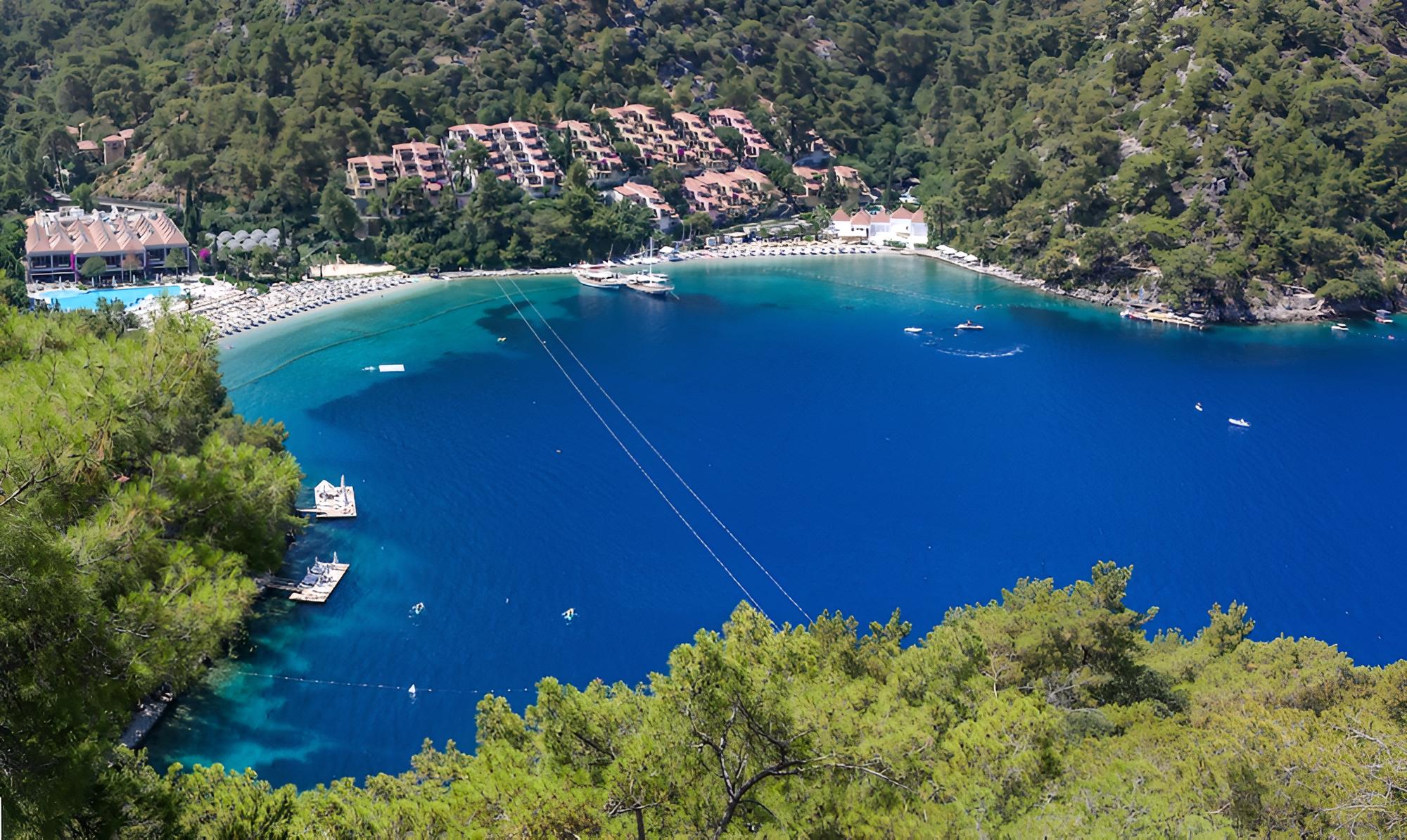 Hillside Beach Club 17