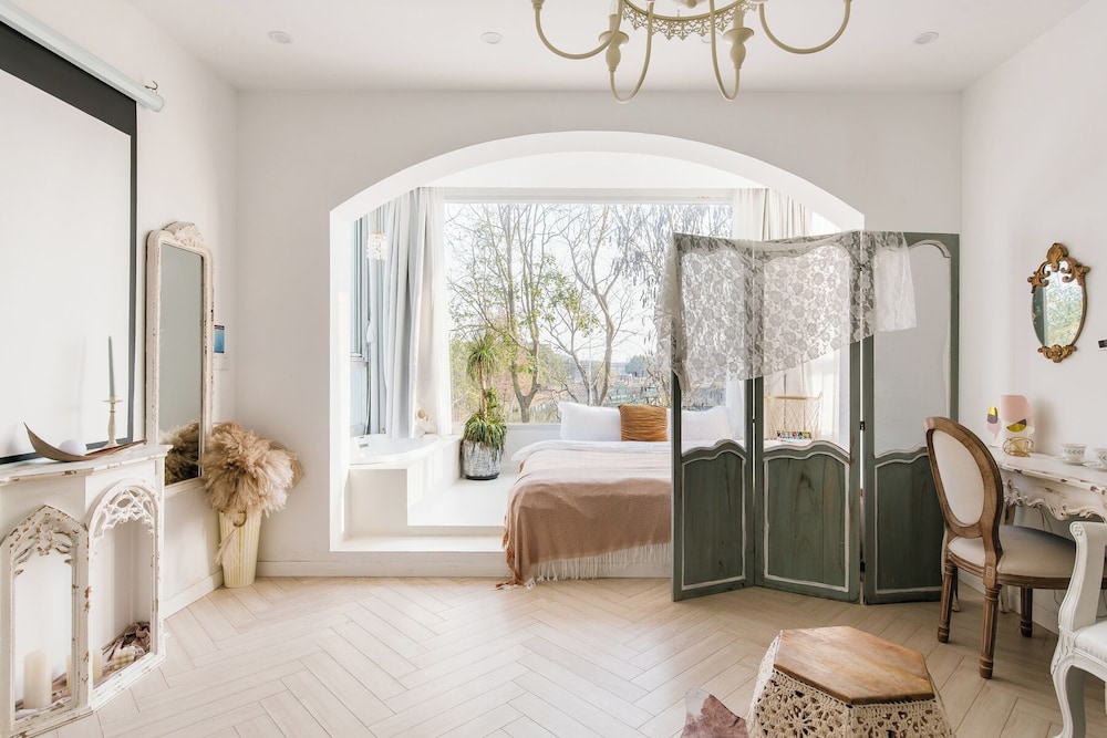 Shanghai Ruochu Designer Guesthouse-Near Shanghai Pudong Airport & Disneyland