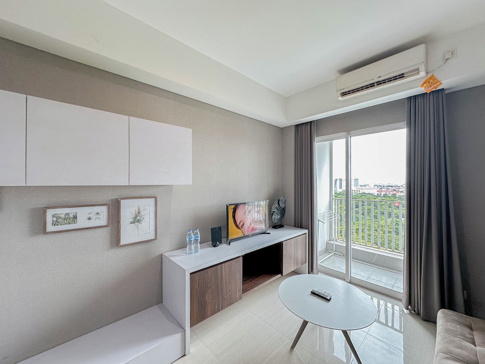Pleasant And Strategic 1Br At Grand Sungkono Lagoon Apartment