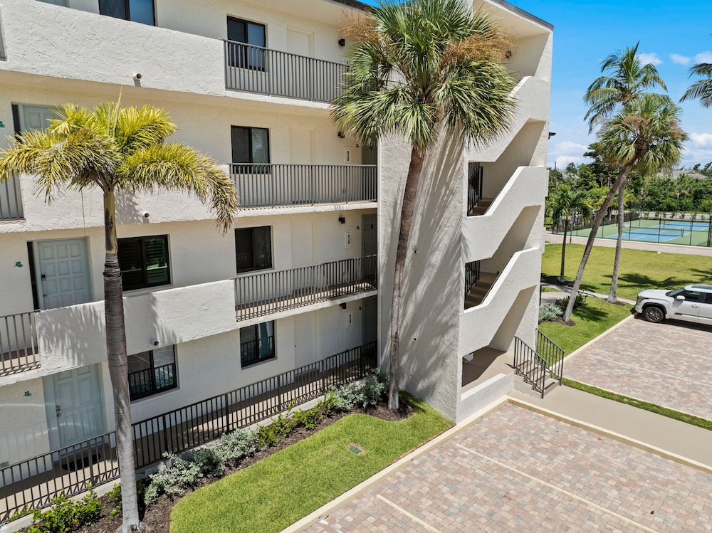 Loggerhead Cay 472 - Beach Front Pet-friendly