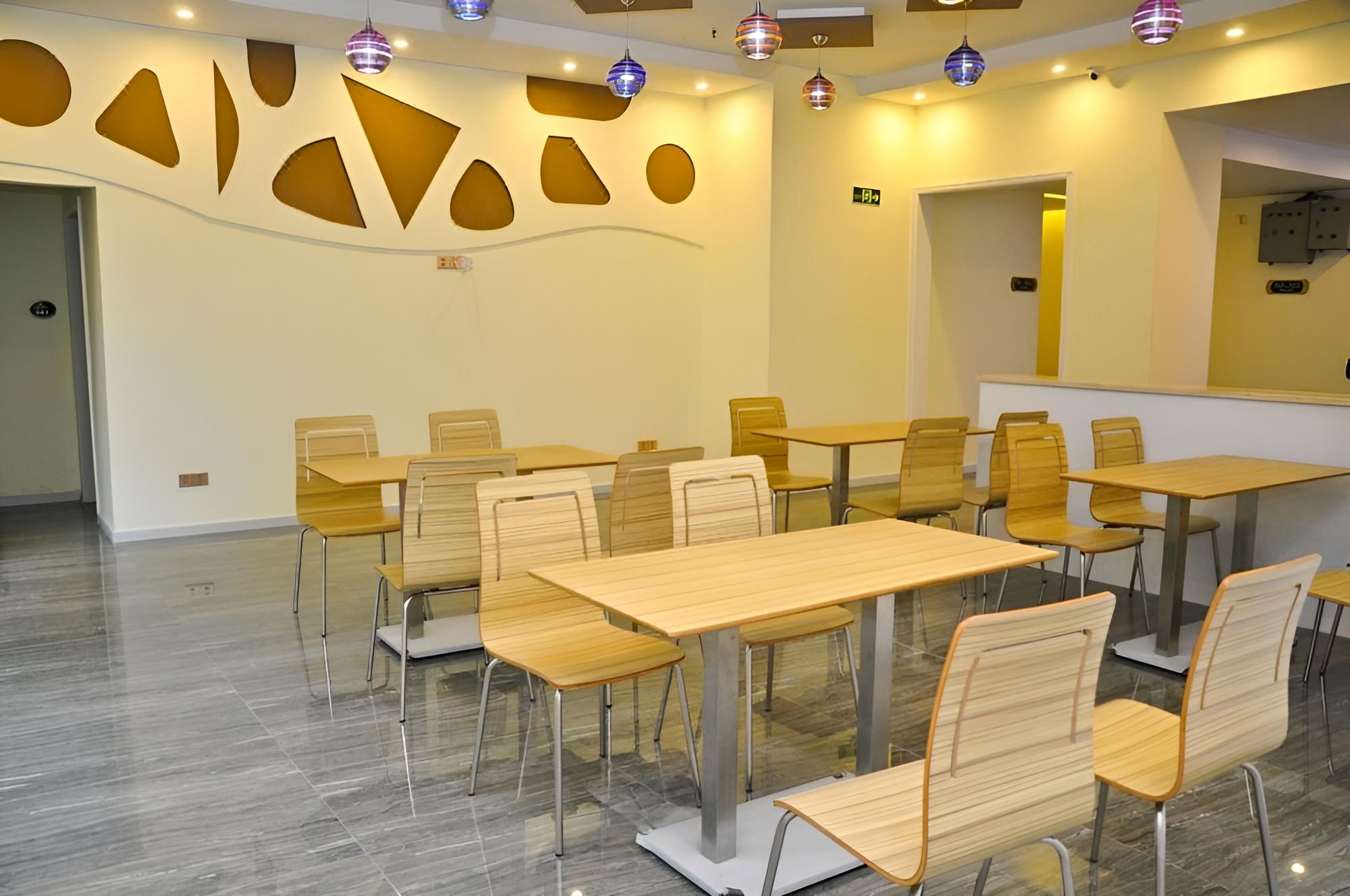 Huiyin Fashion Hotel