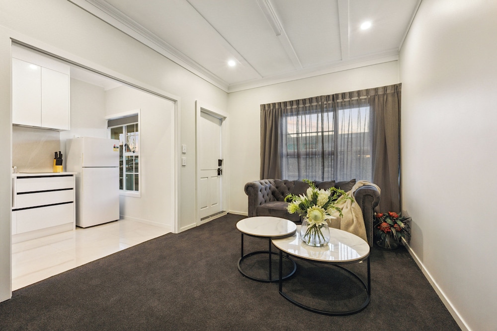 Aroha Motel
