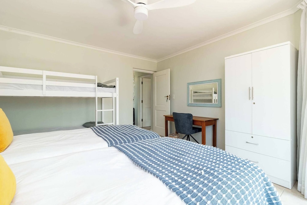 Beachfront Villa Sea Breeze, Hout Bay, Cape Town