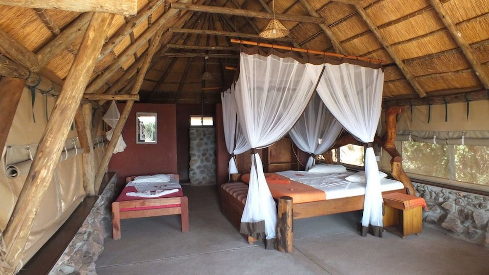 Kabalega Wilderness Lodge view 2