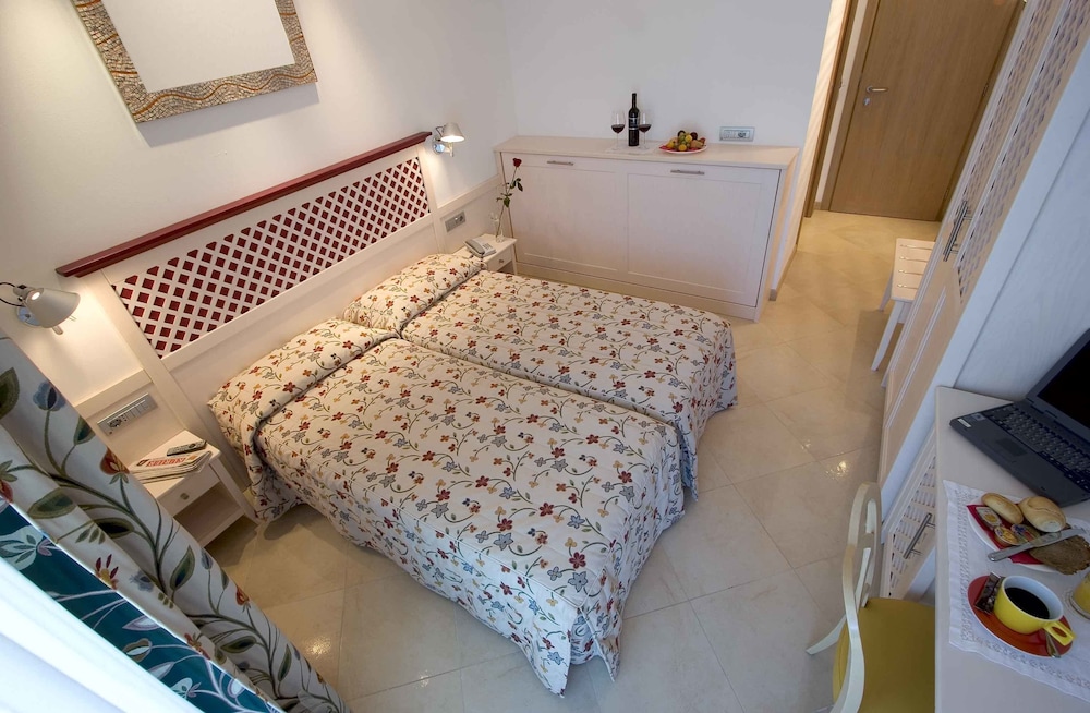 Katja Hotel