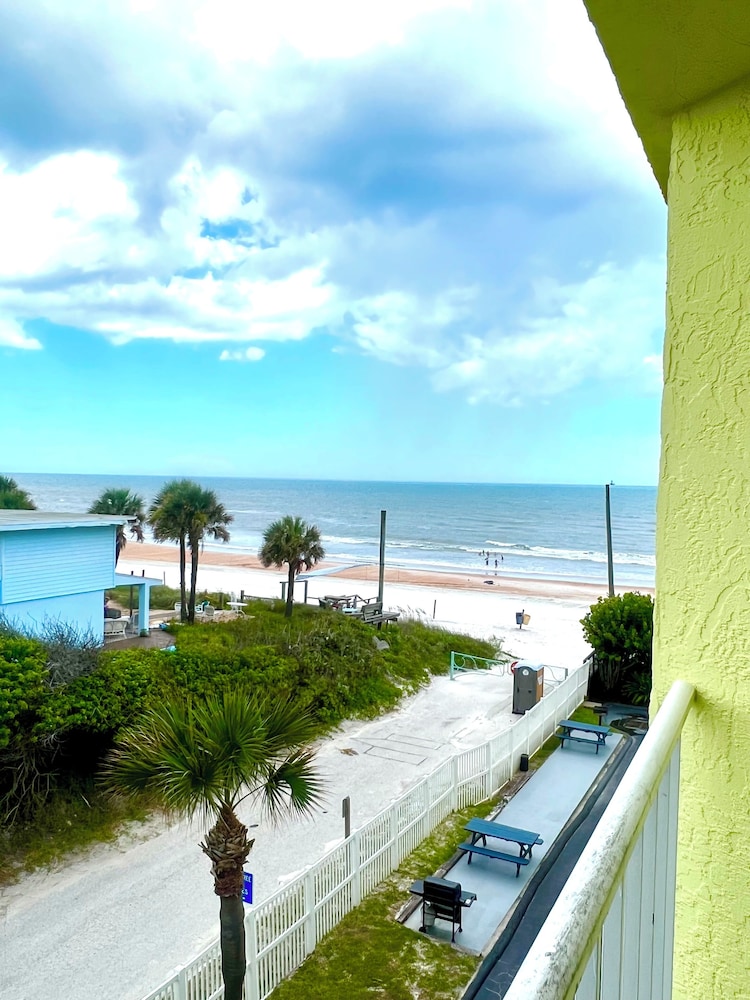 Symphony Beach Club