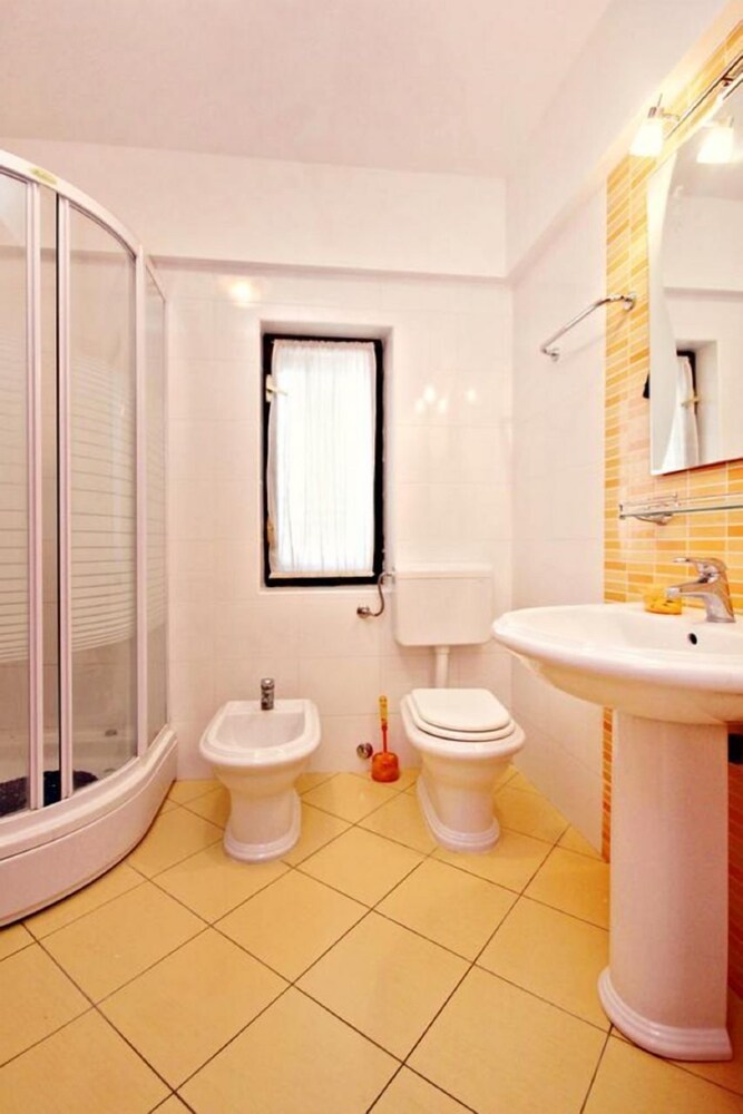Ljube - Quiet Location & Close to the Beach - A4 view 5
