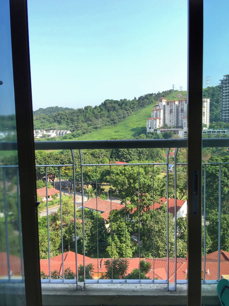 Vibrant Studio at Damansara Perdana