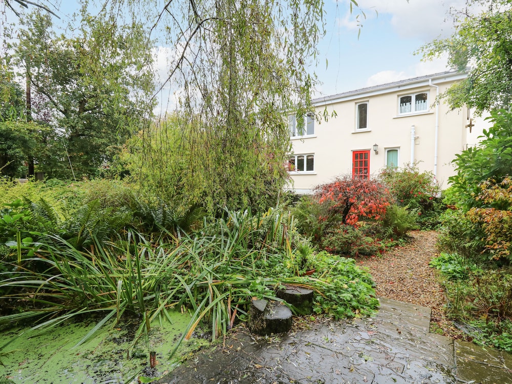 Derwen Villa